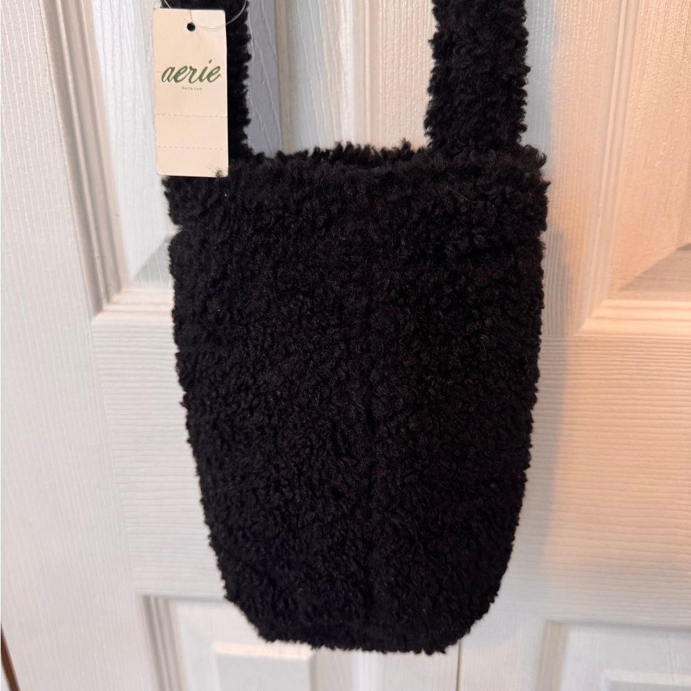 Aerie NWTS Black Fuzzy Soft Sherpa Shoulder Tote Bag Faux Shearling  Lightweight - Picture 3 of 9